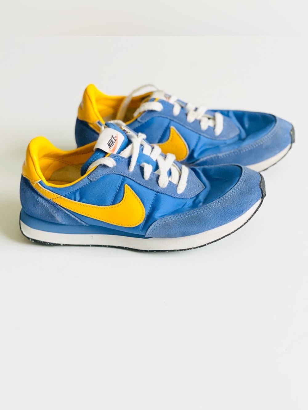 Nike Kids 2.5Y Classic Retro blue and yellow sneakers